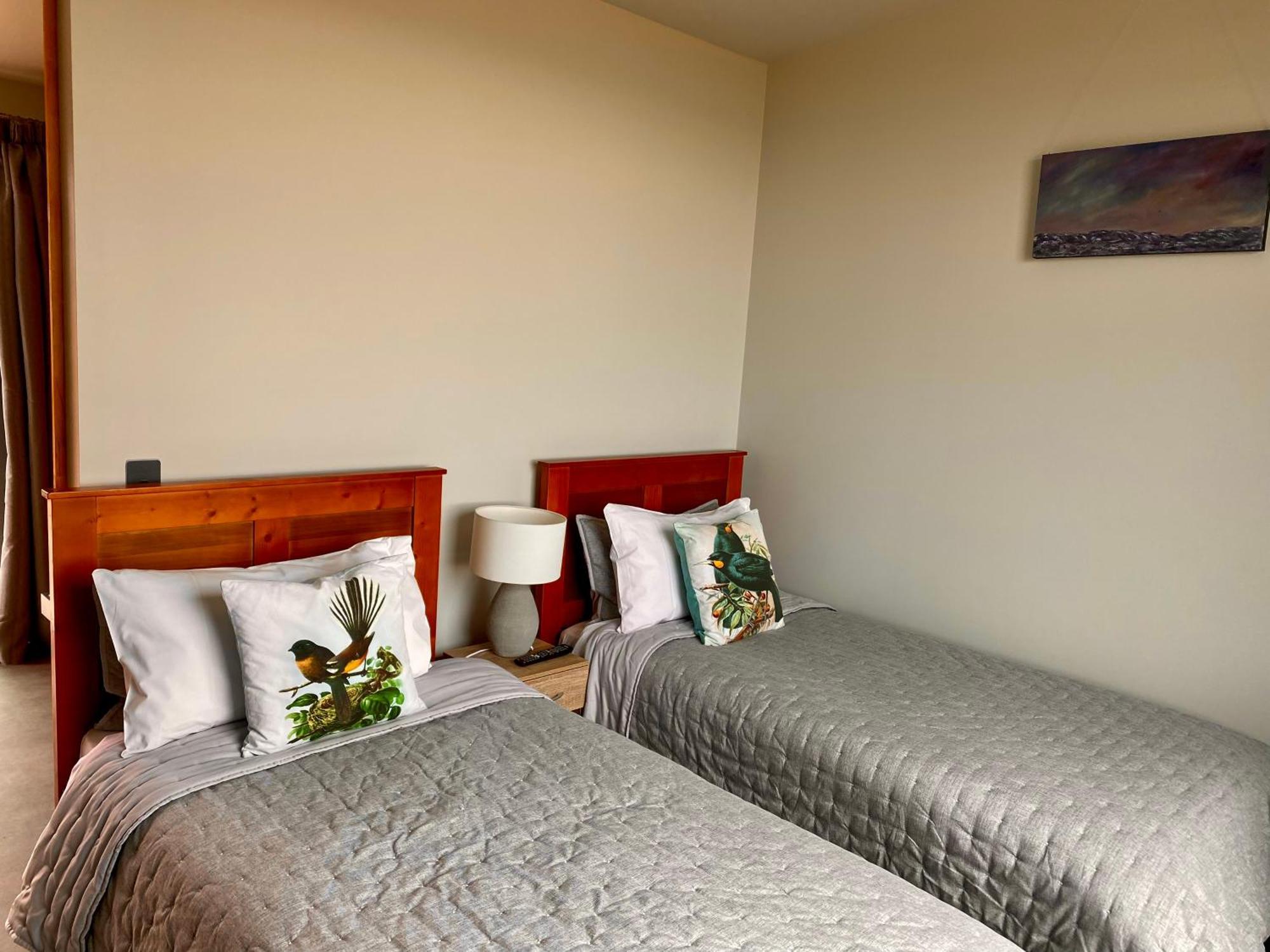 “The Cliffs” Humpridge View Motels Tuatapere Eksteriør billede